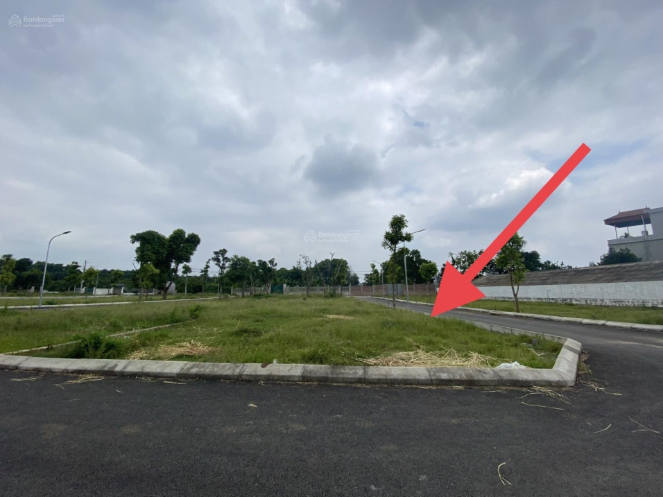 Chính chủ cần bán nhanh lô góc 2 mặt tiền gần khu Đại học Quốc Gia. Vị trí trung tâm xã sầm uất