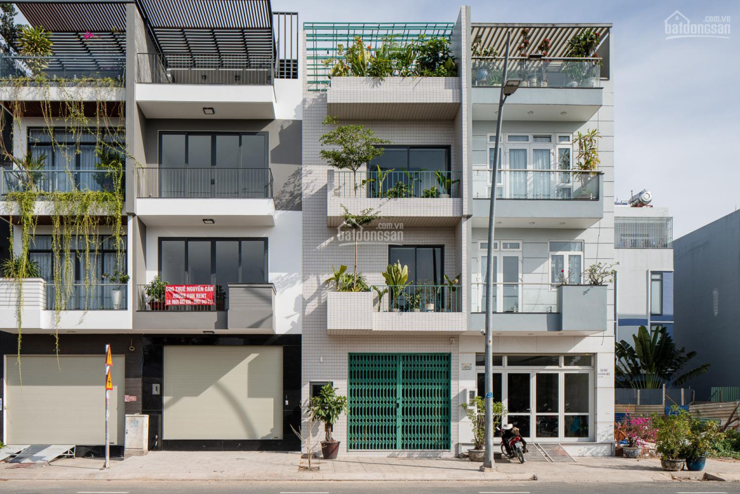 Chính chủ kẹt tiền bán gấp 2 lô đất nền DT 8x24m - giá 21 tỷ, 5x24m - giá 13 tỷ, dự án Nam Long