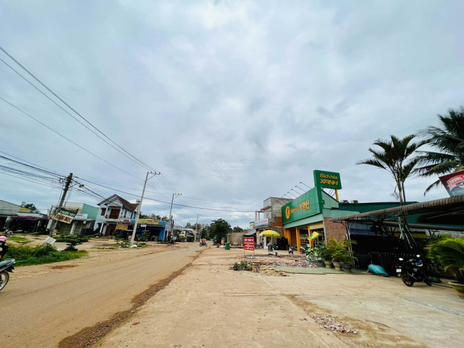 Chính chủ sang nhượng lô đất Đơn Dương, sổ sẵn giá F0, ngang 8m dân cư đông đúc, giá 8xx triệu