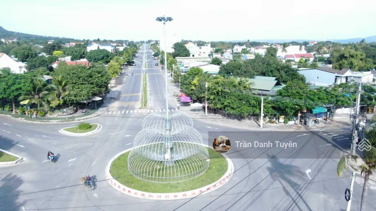 Chủ chuyển công tác ra Nha Trang nên cần bán nhà mặt tiền đường Lê Duẩn - TP. Cam Ranh - Khánh Hòa