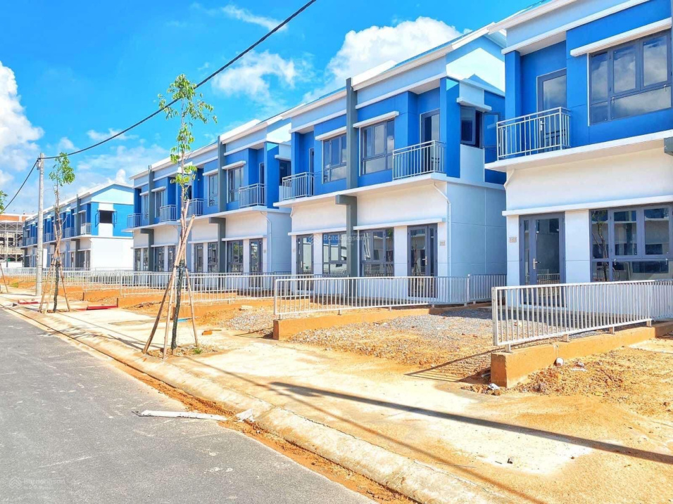 Chủ ngộp bán rẻ căn nhà 2 tầng Oasis ngay ĐH Việt Đức Bến Cát chỉ 1,64 tỷ bao sổ hỗ trợ bank 70%