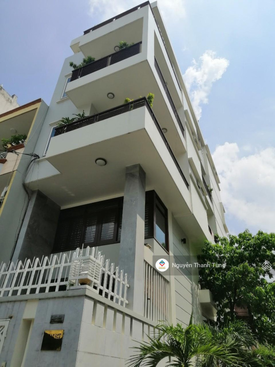 Chủ nhà cần bán gấp nhà HXH 8m đường Sư Vạn Hạnh, Quận 10. DT: 4x14m, 2 lầu giá đầu tư