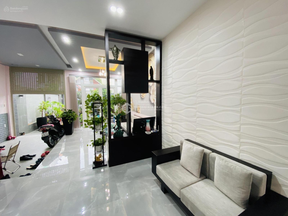 Chuyển ra mặt tiền cần bán nhanh căn biệt thự mini mới xây gia đình đang ở hẻm oto Bình Giã