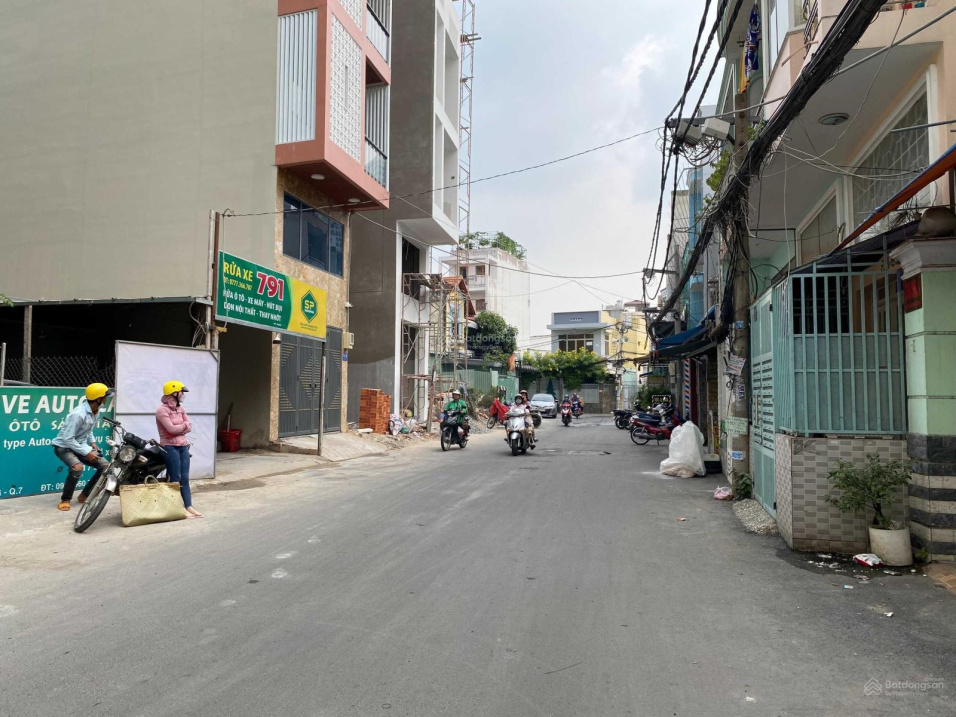 Còn duy nhất 1 lô đất mặt tiền đường nhựa 8m, Quận 7, sát bên Lotte