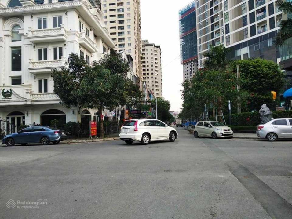 Cực gấp! Bán biệt thự Văn Khê, Hà Đông, 210m2, MT 14m giá chỉ 20 tỷ