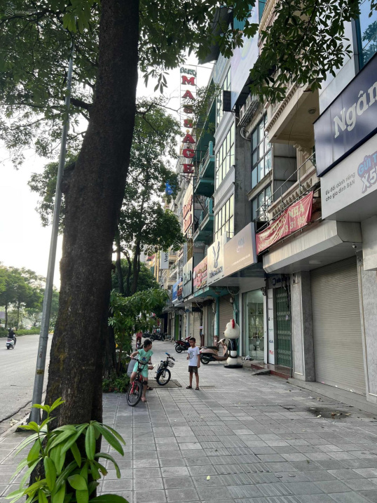 Cực hiếm! Mặt phố Trần Khát Chân 450m2, mặt tiền rộng, 1 số, 1 chủ, 129 tỷ