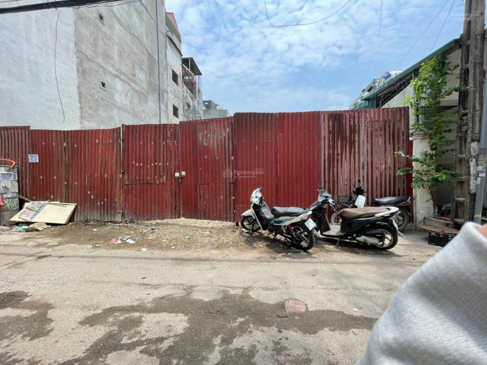 Cực kì hiếm, bán mảnh đất vàng mặt hồ phố Yên Hoa, Tây Hồ, 100m2, 8m MT, 36 tỷ