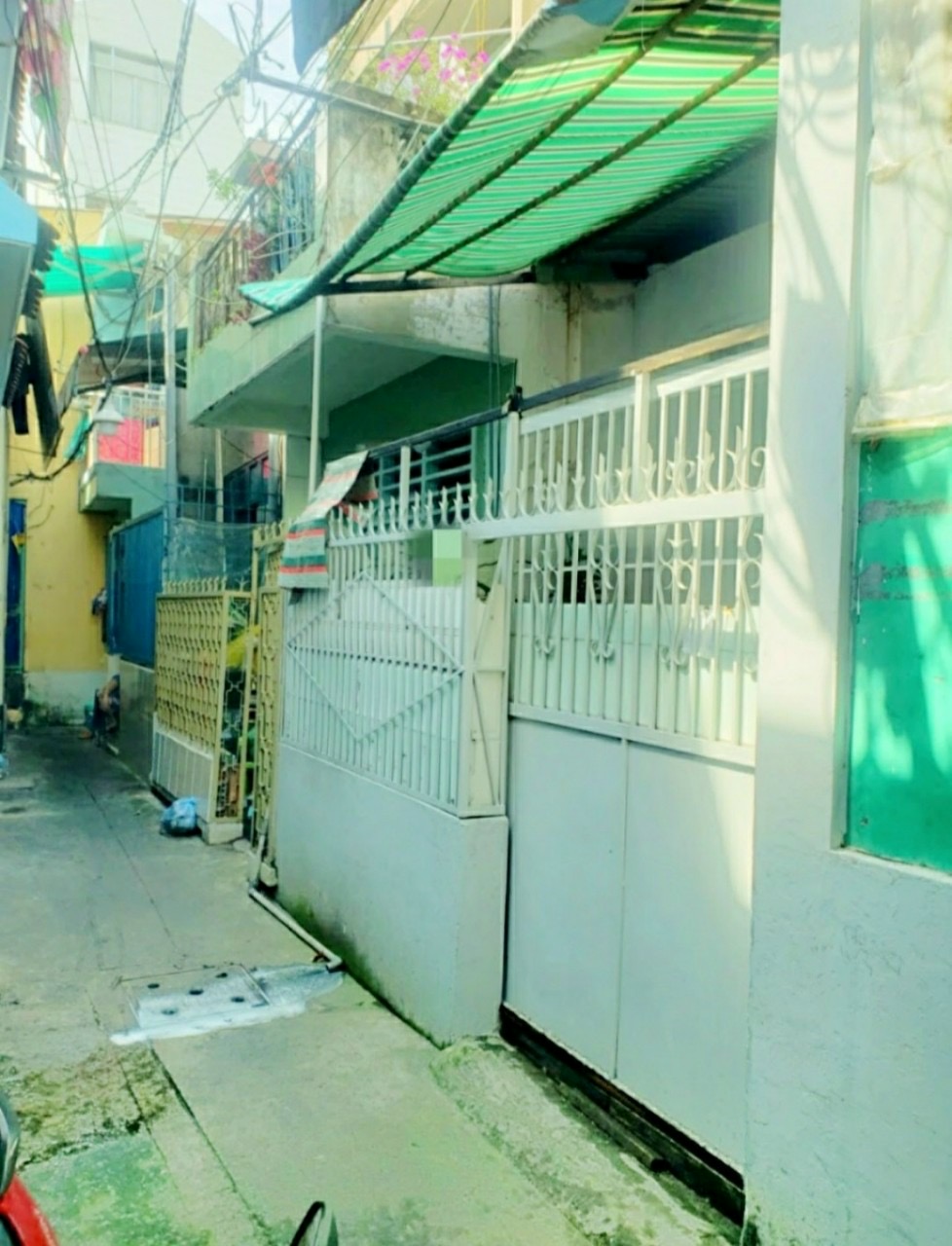 Tôi bán nhà 83 m2, ( 6,5 m x 13 m ),Sổ hồng riêng, Quận 4. Giá : 3,8 tỷ