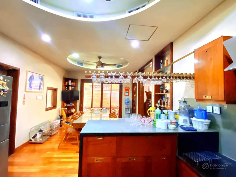 Đào Tấn , Ba Đình, Bán Tòa Nhà 78 m2 , 9 Tầng, MT Rộng , Vị Trí đắc Địa , Dòng Tiền Khủng , 24.6 tỷ