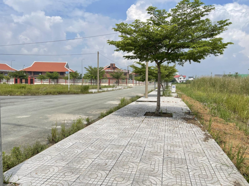 Đất Tân Đô giá rẻ, 100m2 giá 1tỷ230 đường nhựa 16m, sổ hồng bao sang tên