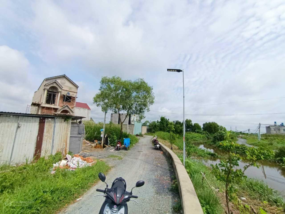 Đất mặt tiền Kênh Nhà Vuông - gần Vành Đai 3, DT 190m2 (5m x 39m)