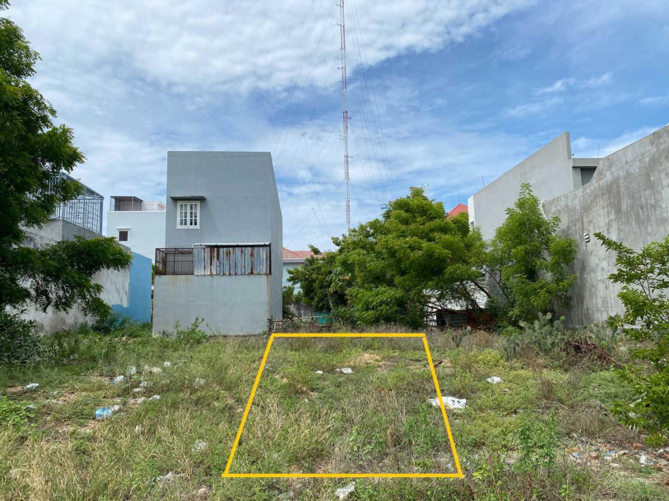 Đất nền gần bãi biển Bình Sơn Ninh Thuận diện tích 84m2, pháp lý sổ hồng