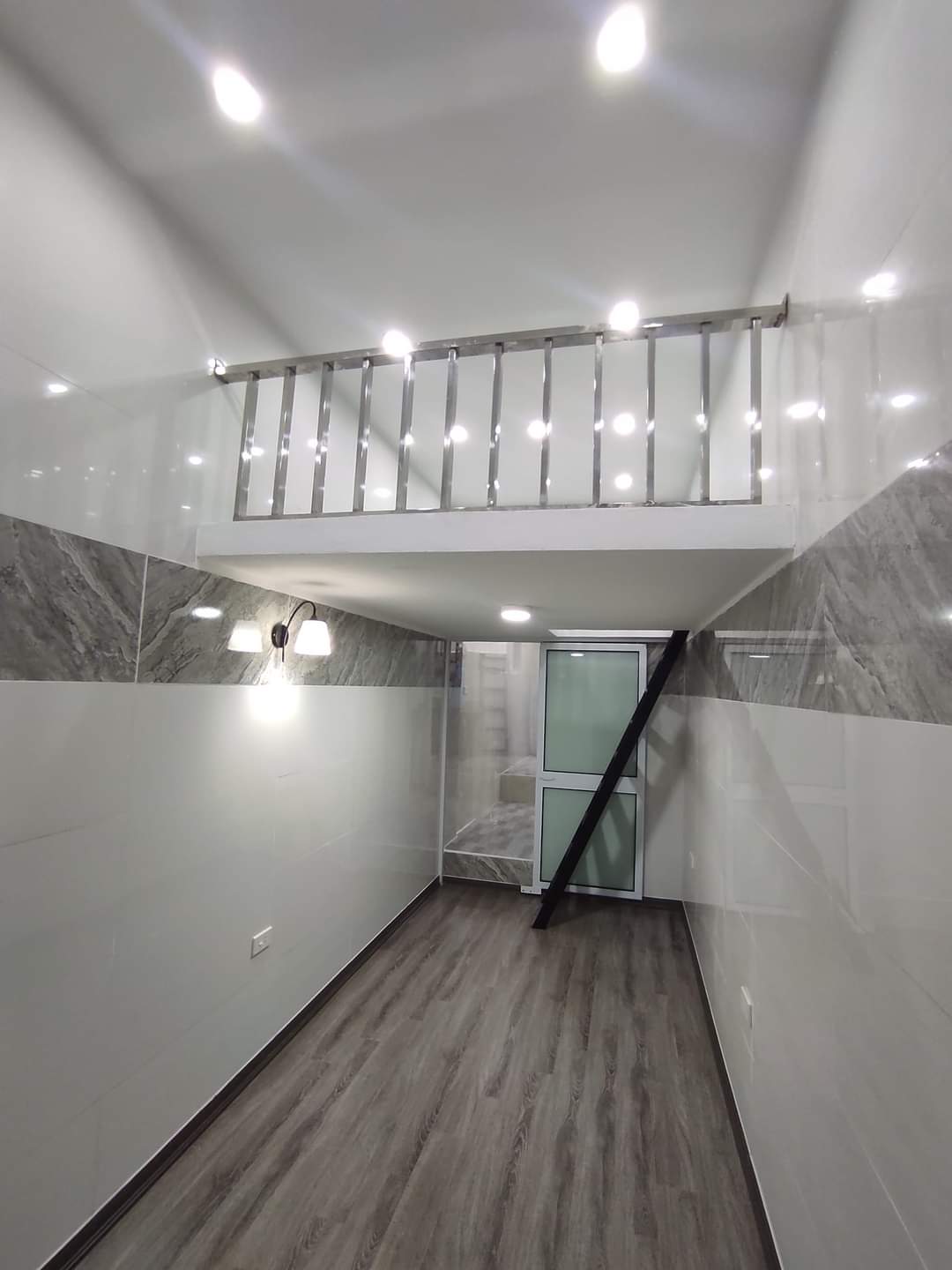 Cần bán gấp căn hộ tập thể nhà máy thuốc lá Thăng Long đối diện Royal city. 880 triệu - 30 m² Thanh Xuân, Hà Nội