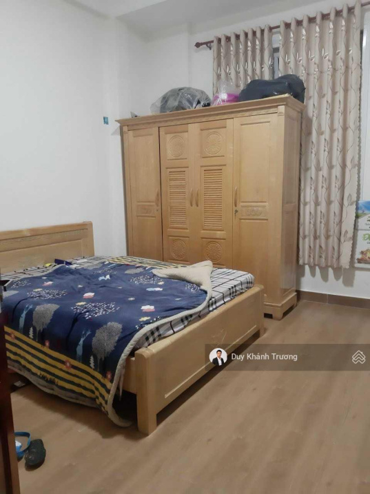 Giảm 800 triệu bán gấp nhà đường ô tô, 3 phòng ngủ, 100m2