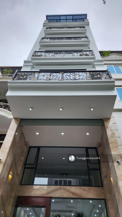 Giảm cực sốc sau trận chung kết, 3 tỷ, cần bán gấp nhà mặt phố, Thái Hà, 10 tầng thang máy, có hầm