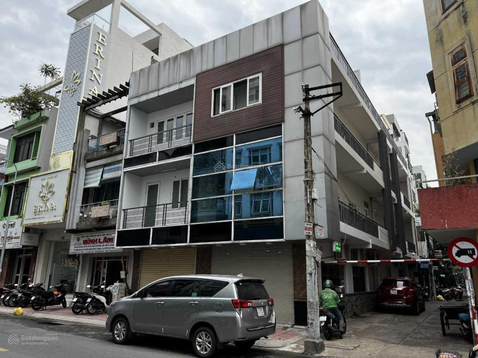 Góc 2 mặt tiền bàn cờ vs Nguyễn Đình CHiểu, 10 x 22m, giá 73 tỷ