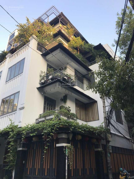 Hàng hiếm - Bán căn biệt thự cổ Bùi Thị Xuân, Quận 1 (10 x 25m) có sân vườn cực đẹp, gía 58 tỷ TL