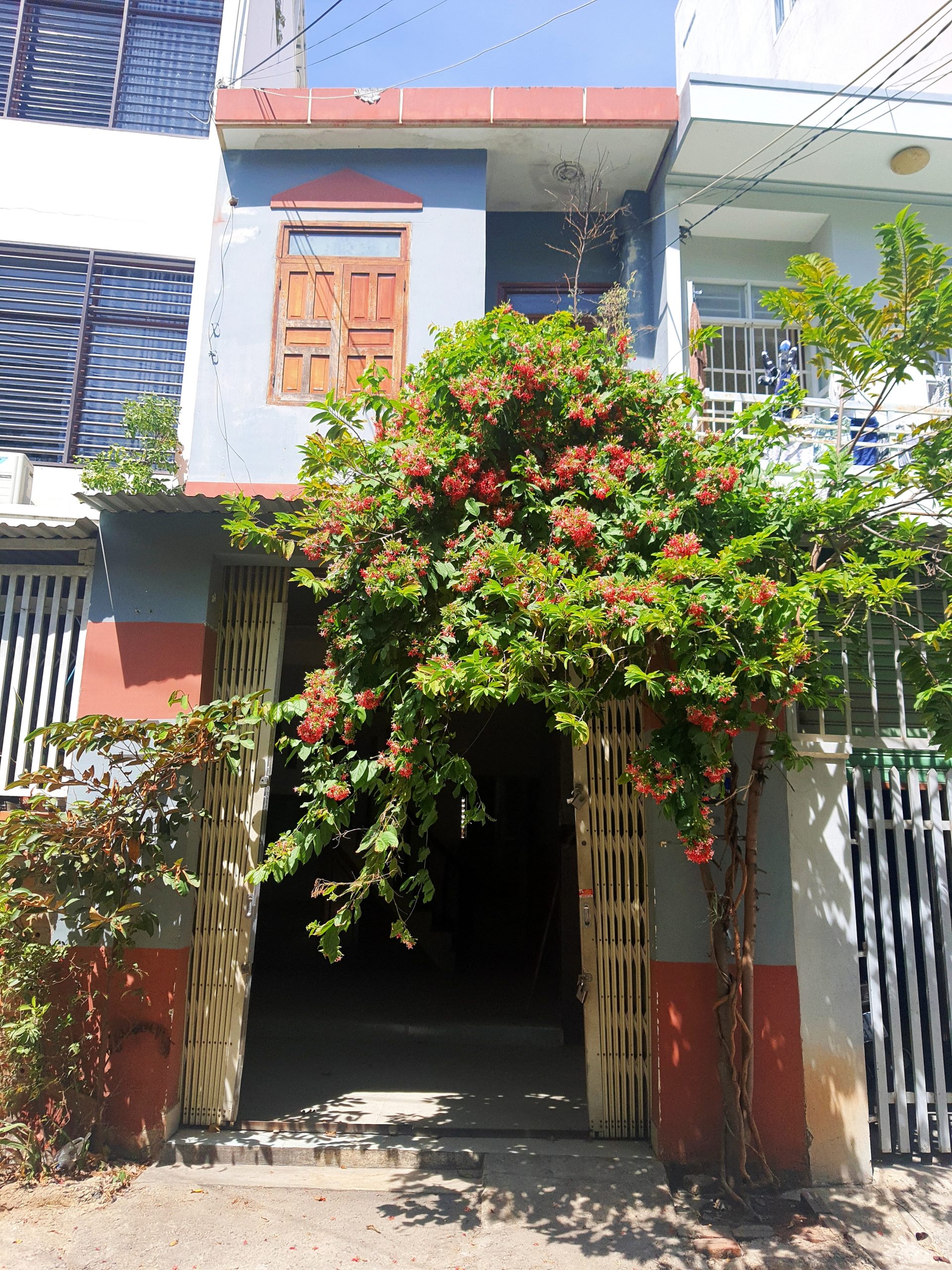 BÁN NHÀ MẶT TIỀN ĐƯỜNG DƯƠNG VÂN NGA GẦN BIỂN 2,5 TỶ