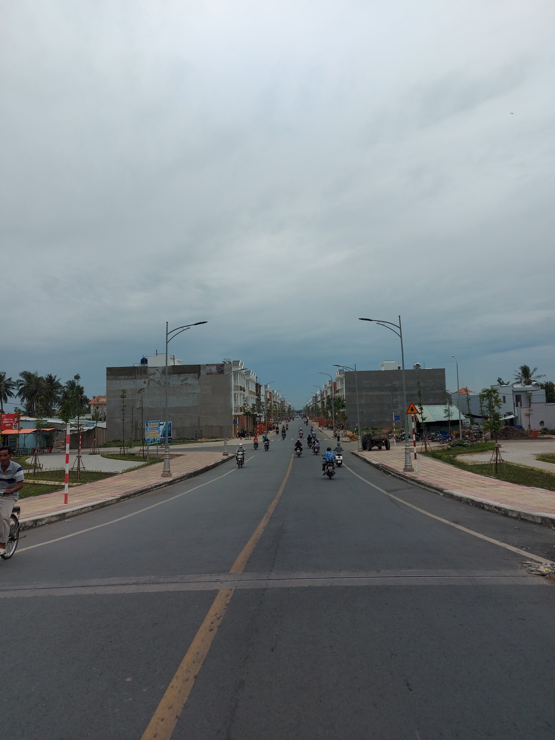 BÁN GẤP LÔ ĐẤT NGAY Đ.QL50 GẦN CHỢ QUI ĐỨC BÌNH CHÁNH