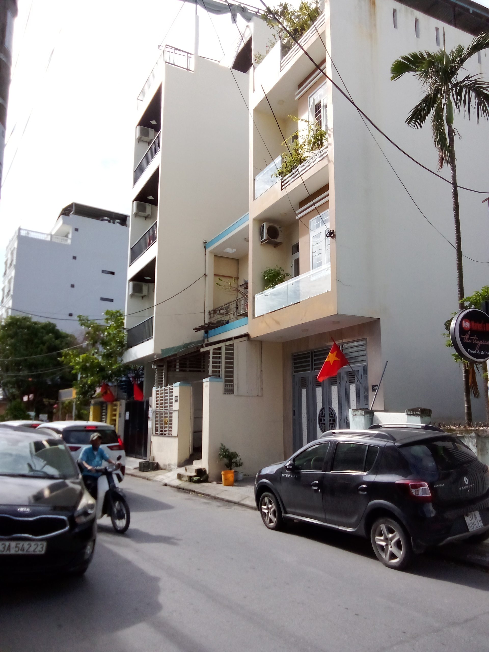 Vị trí sát biển gần chợ, khu vực chuyên Homestay, đi đâu cũng tiện