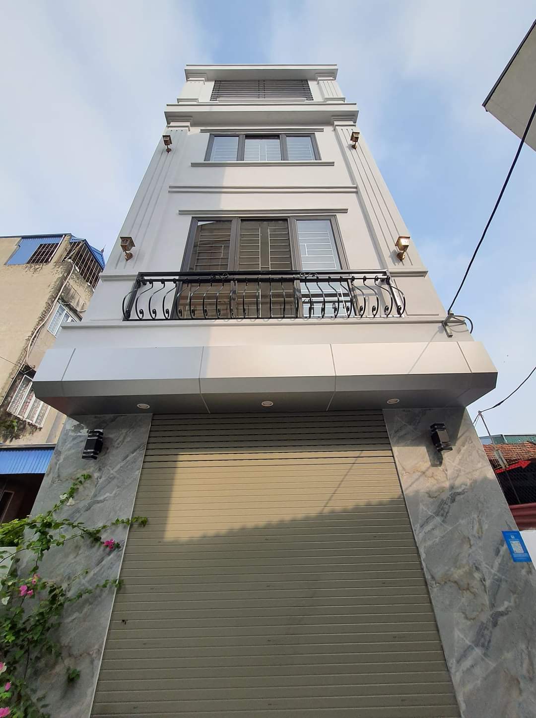 BÁN NHÀ SỔ ĐỎ PHỐ TRẦN PHÚ HÀ ĐÔNG 30M 4T MT 4.3M 4.65 TỶ NHÀ ĐẸP LÔ GÓC NGÕ THÔNG KINH DOANH ONLINE NAIL TÓC SPA ĐỀU RẤT ỔN.