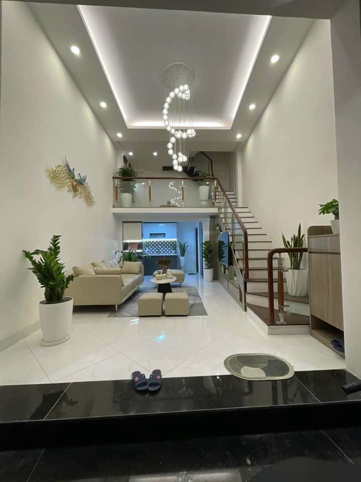 NỘI THẤT ĐẲNG CẤP 5* - NGÕ THÔNG - KD NHỎ Nhà phố Lạc Trung - Hai Bà Trưng 35m2 x 4 tầng x mặt tiền 4.1m, sổ đỏ chính