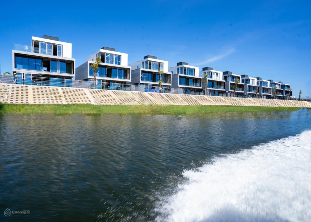 Kẹt tiền bán lại căn biệt thự siêu đỉnh trực diện mặt sông Tp Đà Nẵng