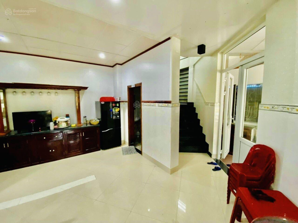 Kẹt tiền - bán rẻ nhà 2 tầng, đường 26m Đào Tấn kinh doanh được tất cả ngành nghề