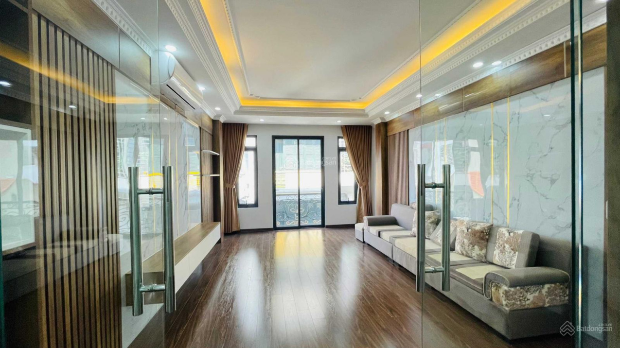 Lô góc 2 mặt ngõ, 50m2 xây 6 tầng thang máy, NT đầy đủ, hiện đại Hoàng Quốc Việt, Cầu Giấy 11.8 tỷ