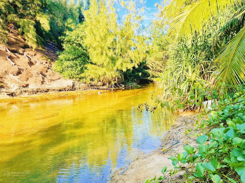 Lô góc 2 mặt tiền - có suối, gần biển và có nhà Bắc Vân Phong