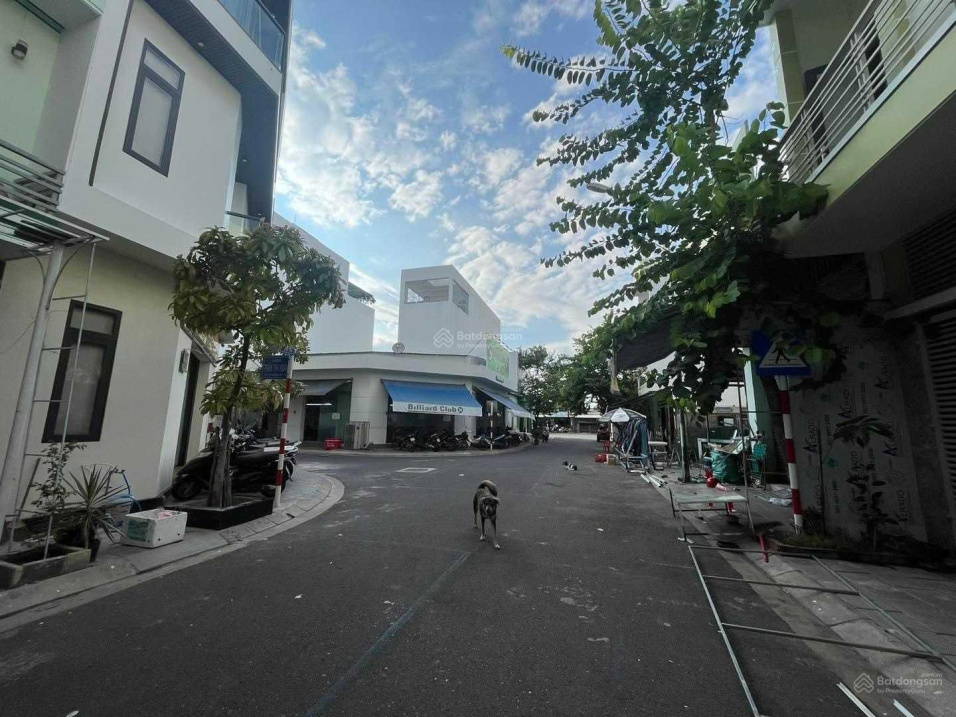 Lô góc Tái định cư Phước Long sát đường Số 28 161.8m2 xây tự do hiện đang cho thuê giá 10 tỷ