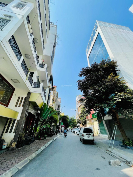 Lô góc ô tô tránh - nhà phố Cầu Giấy: 55m2 7 tầng thang máy - 14.5 tỷ - ngõ to kinh doanh tốt