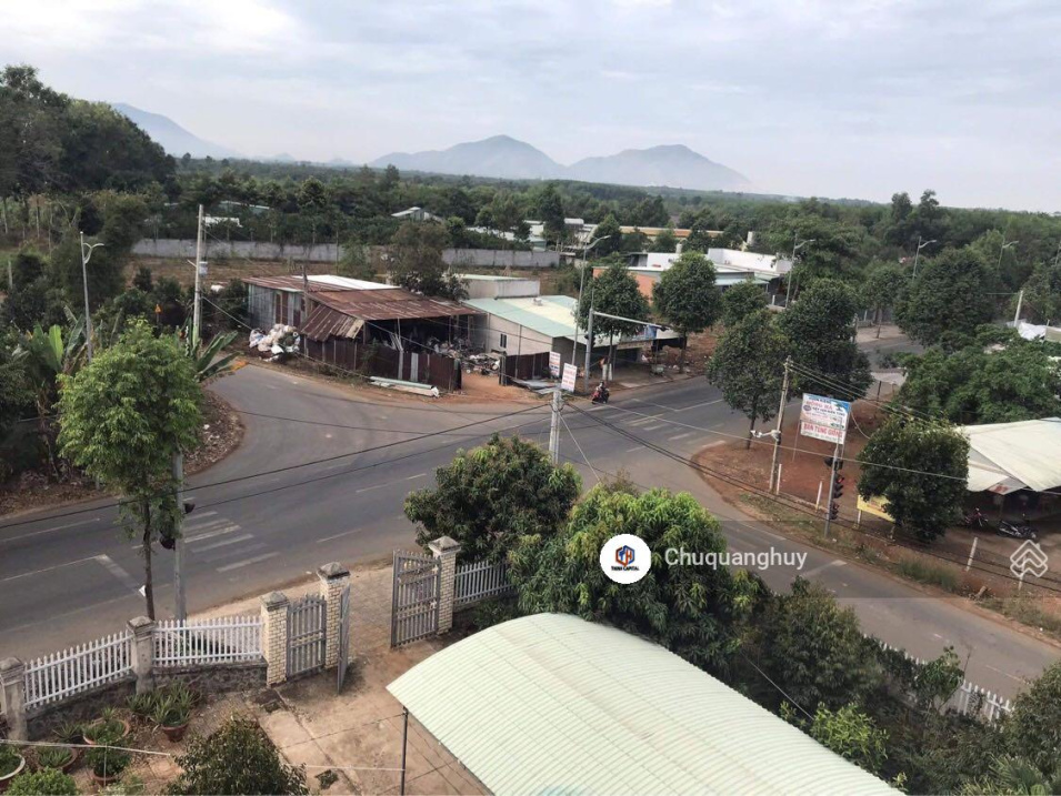 MT đường Võ Văn Kiệt, gần ngã tư sông Xoài, Cù Bị. Ngang 180m. 10.800m2, có hơn 500m2 thổ cư