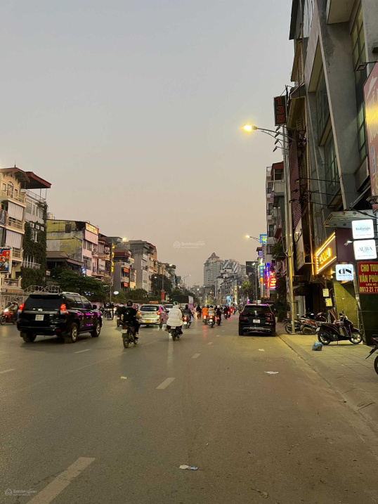 Mặt phố Nghi Tàm 352m2, mặt tiền 12.5m, sổ vuông, đoạn đẹp nhất phố