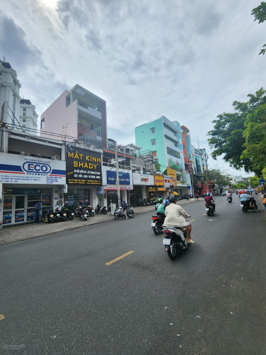 Mặt tiền Phạm Viết Chánh Q1 có MT ngang 7m giá 52 tỷ