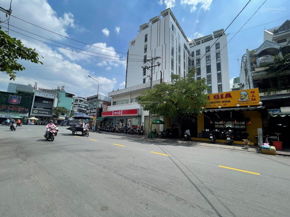 Mặt tiền kinh doanh đường Chợ Lớn, P. 11, Q. 6, 10m x 20m, chỉ 42 tỷ TL