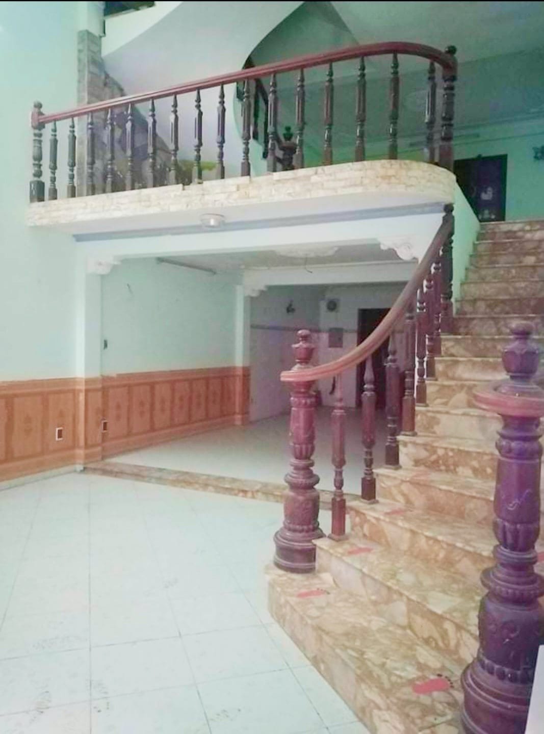 Nhà mặt ngõ 651 Minh Khai, mặt tiền 5.5m kinh doanh, 93m2, giá 17.5 tỷ