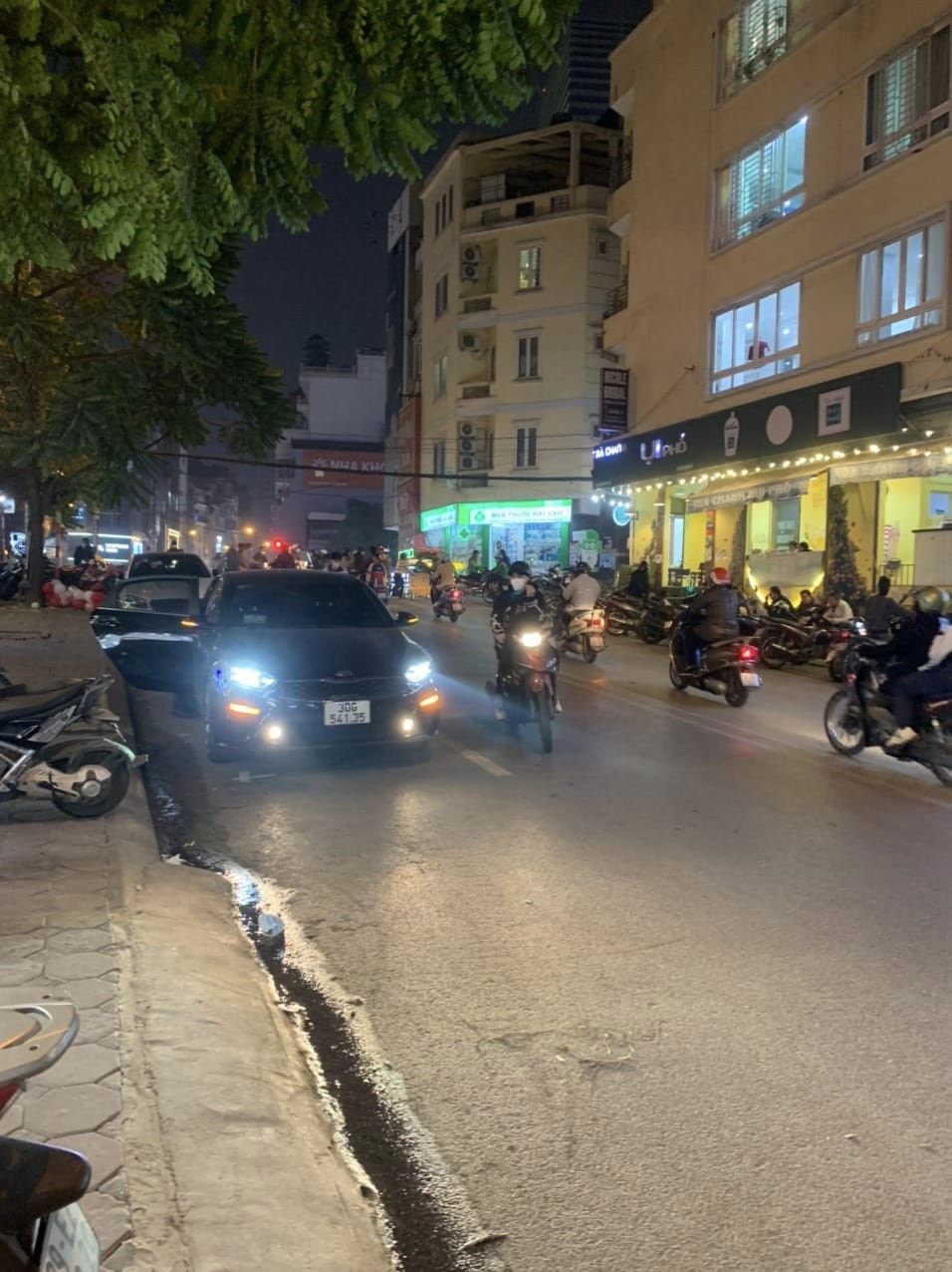 CỰC HIẾM MUA 1 ĐƯỢC 2 NHÀ, 2 SỔ RIÊNG PHỐ TRUNG PHỤNG, ĐỐNG ĐA, 63 MÉT, 6 TẦNG, GIÁ BÁN: 9,8 TỶ.