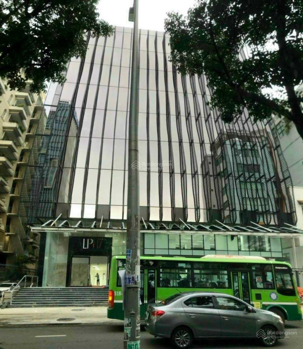 Ngộp bank hạ giá 5 tỷ! Bán nhà MT Cao Thắng 4.5x20m, 6 lầu thang máy, HĐT: 120 triệu/th, giá: 29 tỷ