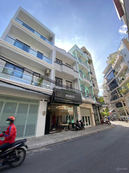 Nhà 2 MT khu Phan Xích Long PN, 3 lầu, DT 4.3 x12m, giá 12,5 tỷ TL thích hợp kinh doanh mua bán