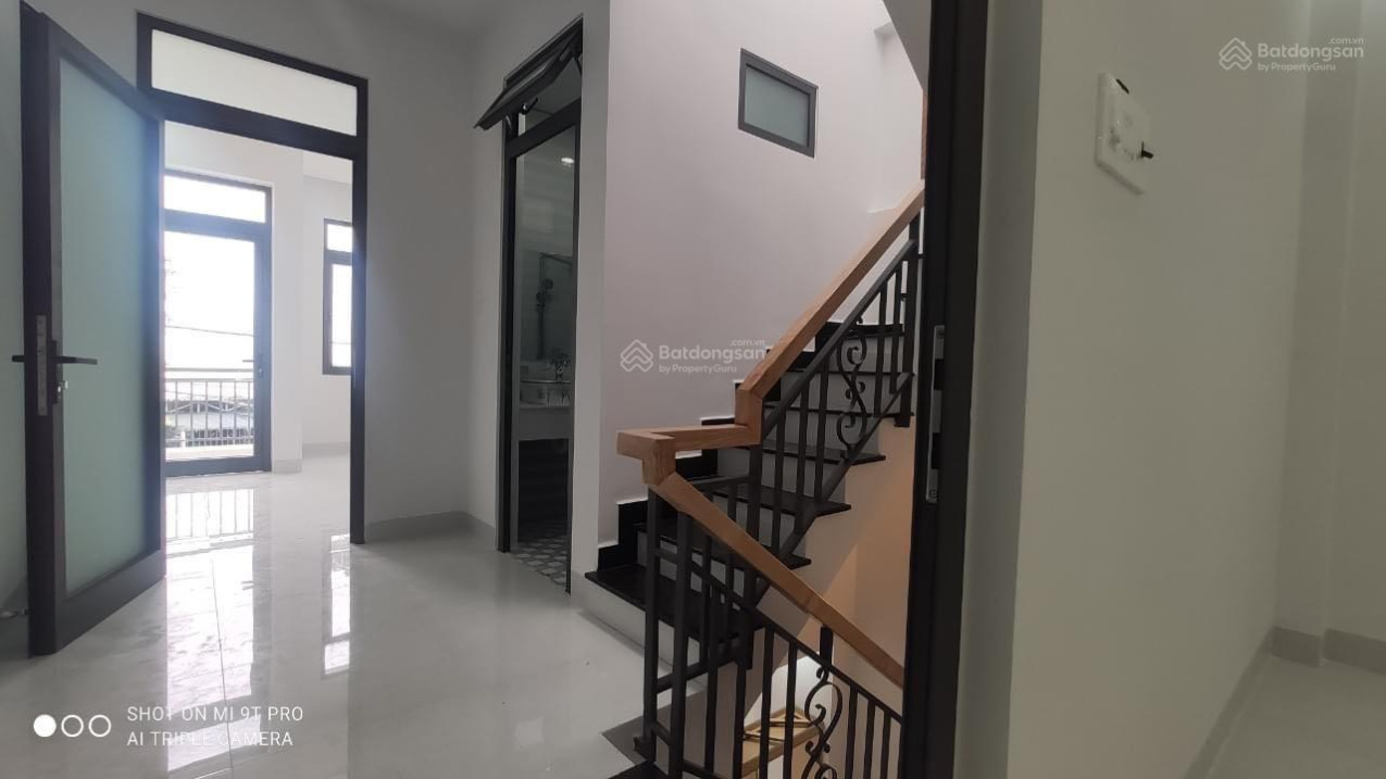 Nhà 3 tầng TP. Nha Trang, p. Ngọc Hiệp. Nhà có 3 phòng ngủ. Đường ô tô. Giá 2,7 tỉ