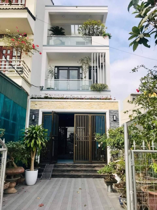 Nhà đẹp đường Nguyễn Cừ - Thảo Điền, trệt 2 lầu - 200 m2 - giá chỉ 26 tỷ TL