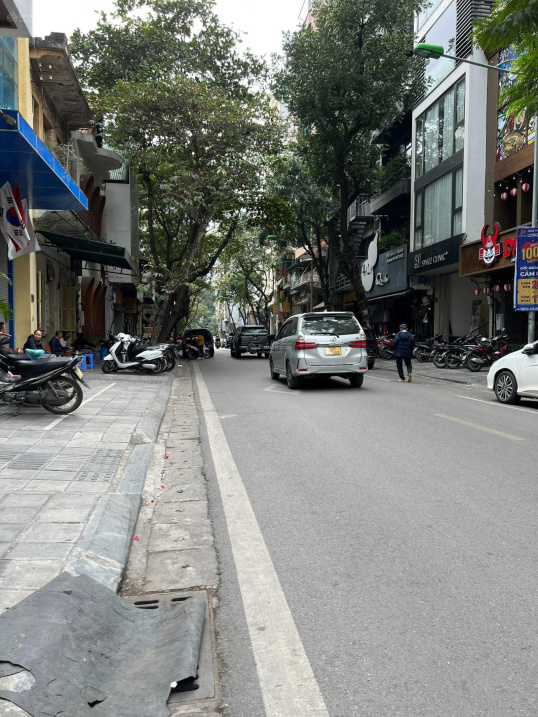 Nhà đẹp, mặt phố Triệu Việt Vương, 72m2, mặt tiền 5.5m, 39 tỷ