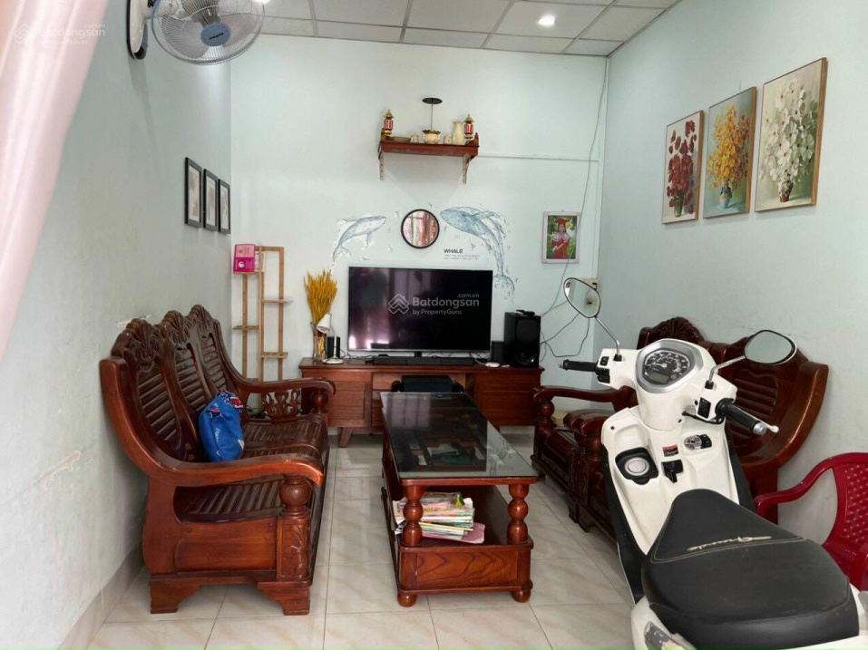 Nhà lô góc đẹp, sau lưng trường tiểu học Vĩnh Hải, cách Nguyễn Khuyến khoảng 200m