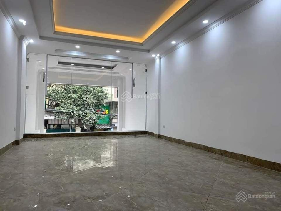 Nhà mặt phố Hàng Tre 106m2, 5 tầng, vỉa hè rộng, 1 sổ, 36.8 tỷ