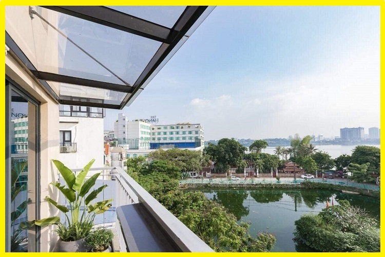 Hiếm, tòa căn hộ DV mặt phố VIP Yên Hoa, Tây Hồ. 38 tỷ 90m2. Mặt hồ, oto đỗ cửa. Tổng 8P