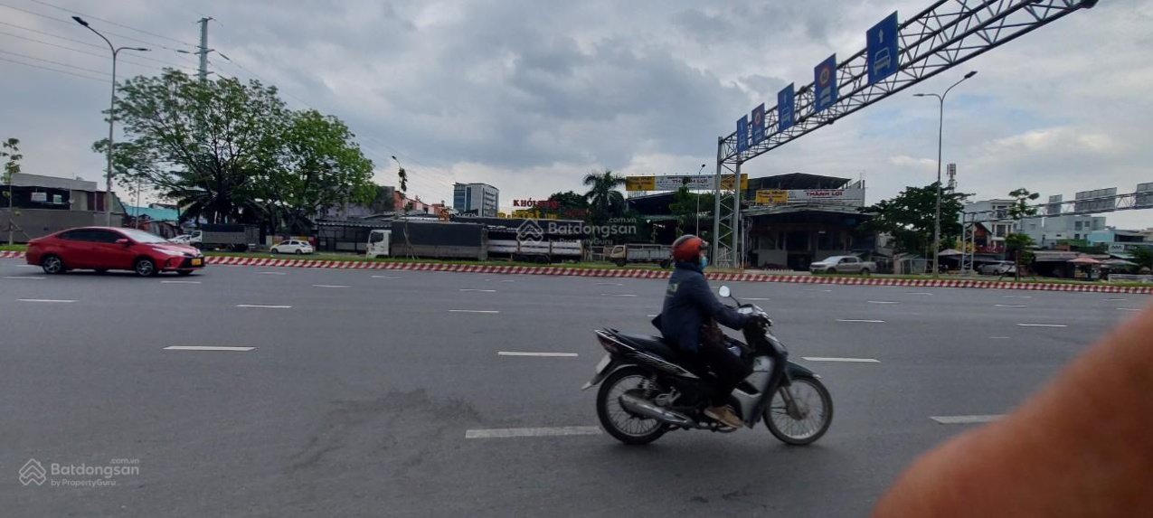 Nhà mặt tiền Nguyễn Văn Linh Quận 7 DT 10x10m giảm giá lần 3 còn 23,7 tỷ TL