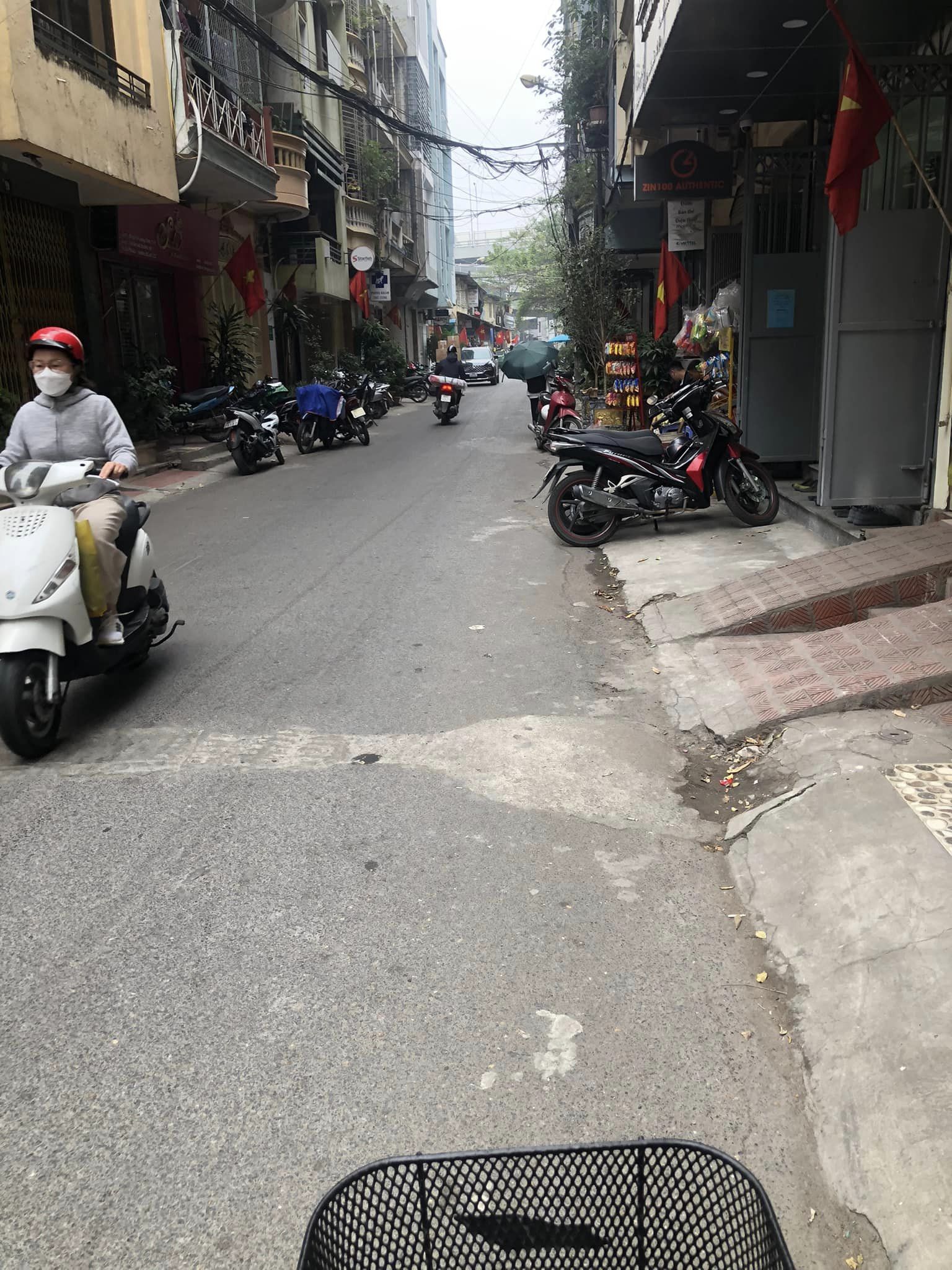 NGÕ Ô TÔ TRÁNH, KD ĐỦ THỨ, SỔ PHÂN LÔ PHỐ TRƯỜNG CHINH, THANH XUÂN, DT: 36M, MT: 4,5M, GIÁ BÁN: 9,5 TỶ.