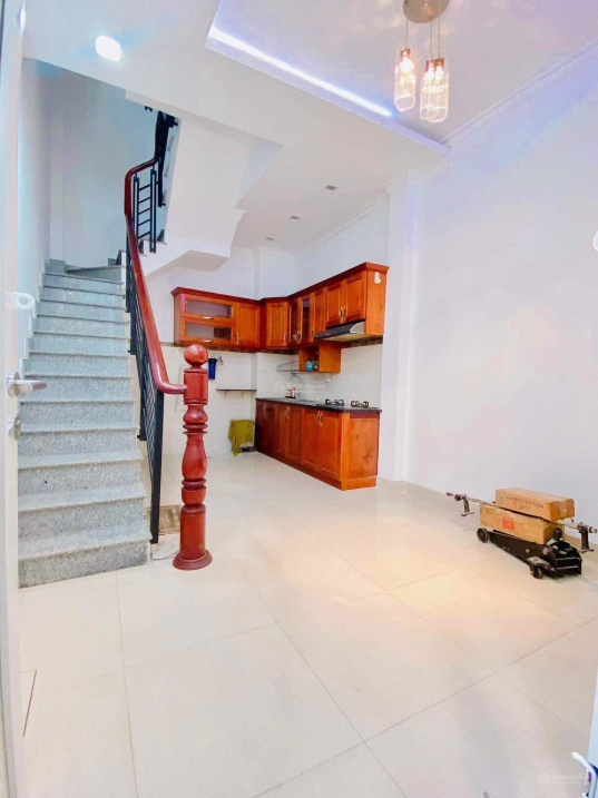 P15 Bình Thạnh, nhà mới ở ngay, 4T BTCT, 2PN, nội thất ngoại nhập, gần ngã tư Hàng Xanh, chỉ 3tỷ5