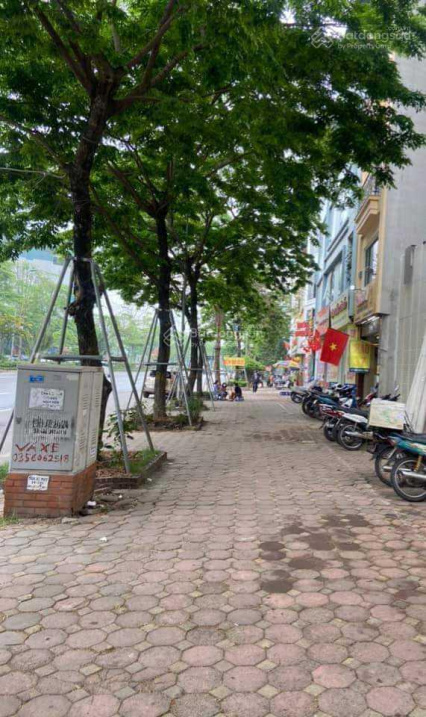 Quá hiếm - 15,5 tỷ mặt phố Võ Chí Công - Cầu Giấy 43m2- C4 - mặt tiền 3,9m - đang là tuyến phố hot
